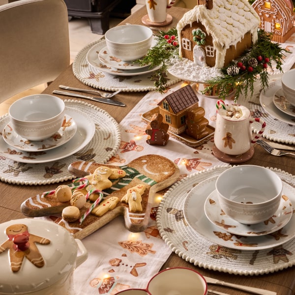 ÎMBRĂCĂMINTE DE MASĂ DE CRĂCIUN