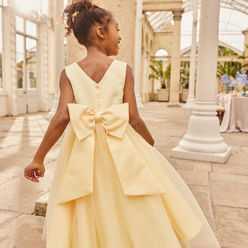 ÎMBRĂCĂMINTE DE OCAZIE